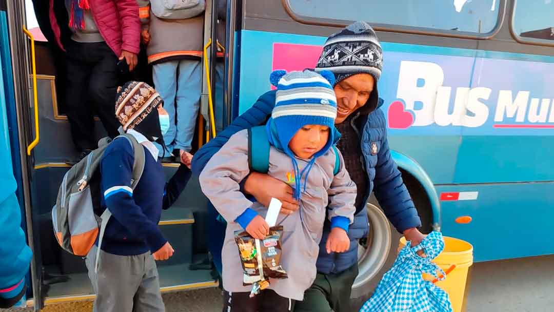 Mas de 2.000 ciudadanos utilizaron el Bus municipal de la ciudad de El Alto. 