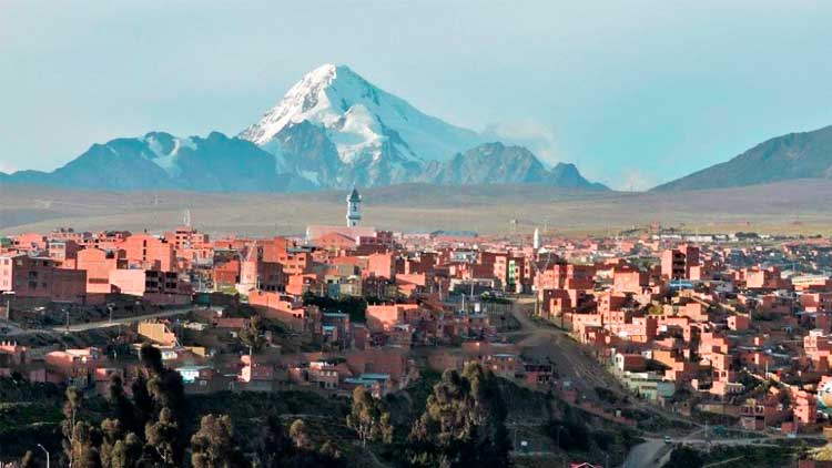 El majestuoso nevado Huayna Potosí ícono de la ciudad de El Alto