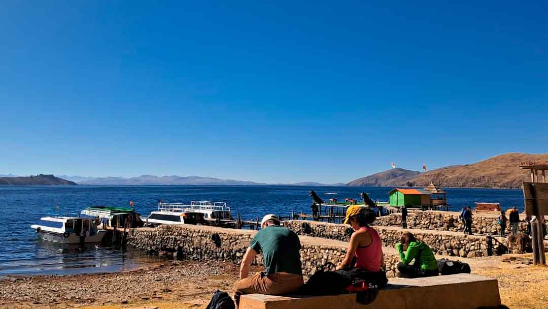 Lago Titicaca a 3.800 metros sobre el nivel del mar.