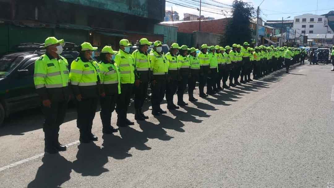 Policía desplaza en La Paz 900 uniformados para dar seguridad a los que recibirán el Año Nuevo Andino Amazónico en Tiwanaku