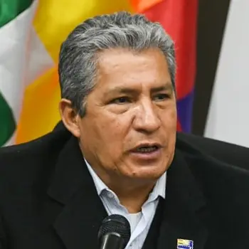 Edmundo Novillo Aguilar - Ministro de Defensa