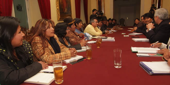 El Presidente y Vicepresidente se reunieron con autoridades de El Alto.
