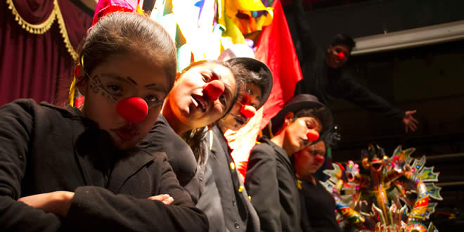 Algunos integrantes del elenco de Teatro Trono de El Alto