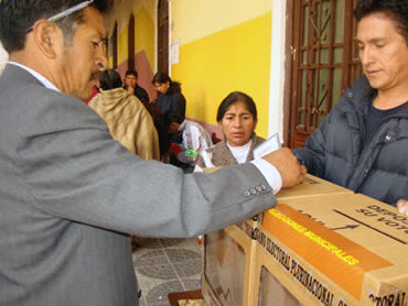 Bolivia elige a autoridades regionales, municipales y departamentales.