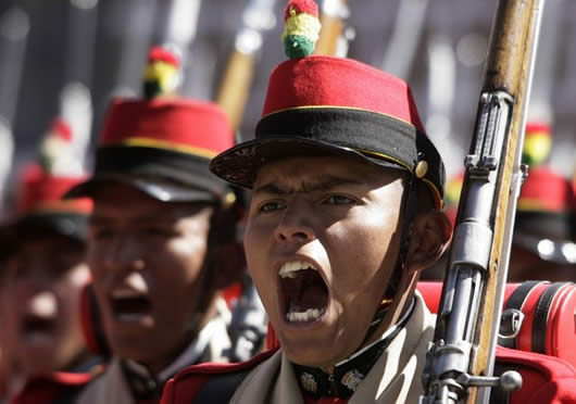 Entonación del Himno nacional de Bolivia