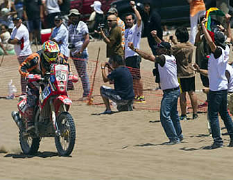 Juan Carlos Salvatierra, piloto boliviano en el Dakar 2012