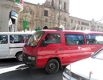 Transporte de los minibuses en La Paz sería historia desde el 2014