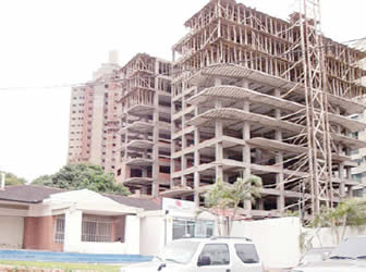 Edificio en contrucción en La Paz.