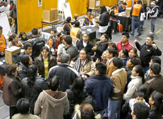 Bolivianos residentes en España ejercern su derecho a voto, en diciembre de 2009.