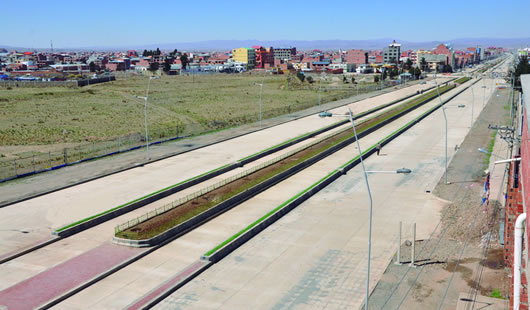 Un tramo de la Doble Vía El Alto-Viacha 