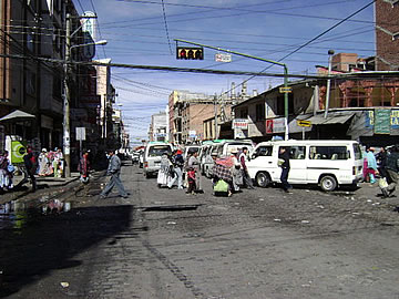 El COE aconseja al alcalde Fanor Nava invertir en la construcción de sistemas pluviales en las zonas comerciales como la Ceja de la ciudad de El Alto.