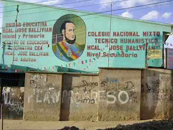 Frontis de la Unidad Educativa Mcal. José Ballivian, de la ciudad de El Alto.