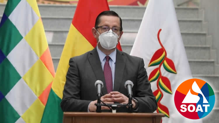 El ministro de Economía, Oscar Ortiz, durante una conferencia de prensa.