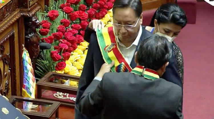 Luis Arce Catacora es investido como Presidente de Bolivia
