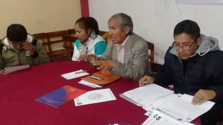 Representantes del Sindicato de Trabajadores de la Prensa, Fotoperiodistas y Medios Digitales de El Alto (SINTRAPREN).