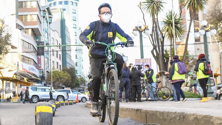 Reglamento en La Paz fomenta uso de la bicicleta para prevenir el contagio de coronavirus.