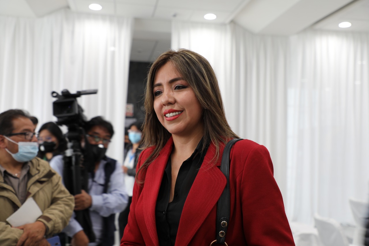 Viceministra Alcón denunció la toma violenta de medios estatales
