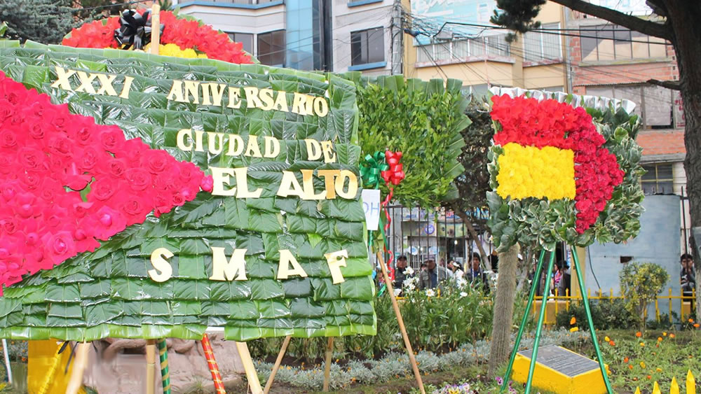 Ofrenda floral por los XXI Aniversario de la Ciudad de El Alto.