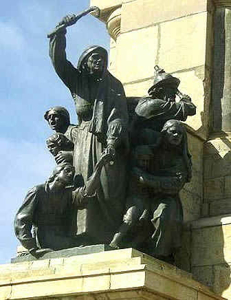 Monumento a las valerosas mujeres cochabambinas
