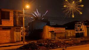 El Alto recibe el Año Nuevo 2024 con fuegos artificiales y la sombra de un revocatorio