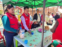 Espacio Joven regala juguetes a los niños de los distritos 5 y 6