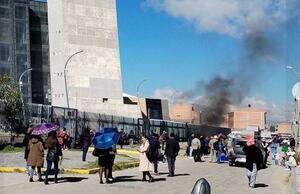 Vecinos de El Alto protestan en el Jach’a Uta por falta de obras y promesas incumplidas