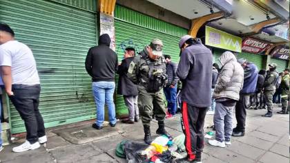 En en el centro de La Paz arrestan a 52 personas por robo de celulares e infringir la Ley 259