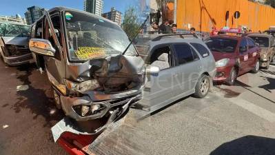 Colisión múltiple deja 19 heridos en la Avenida Costanera de La Paz
