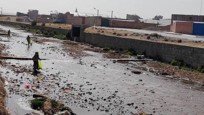 Limpian ríos Seco y Seke en El Alto 