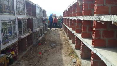 Limpian la basura del cementerio Mercedario   