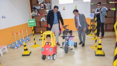 Rector de la UPEA visita el Centro Infantil Jisk’a Wawa