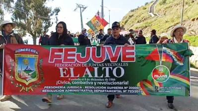 Una FEJUVE de El Alto protagoniza marcha de protesta en demanda de soluciones a la crisis