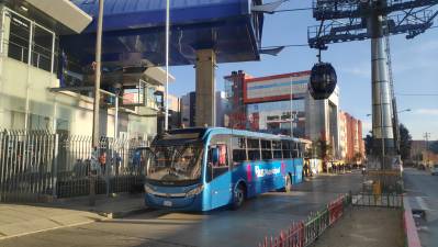 Bus Municipal y Mi Teleférico trasladarán a los hinchas hasta el Titán para el duelo Bolivia-Chile