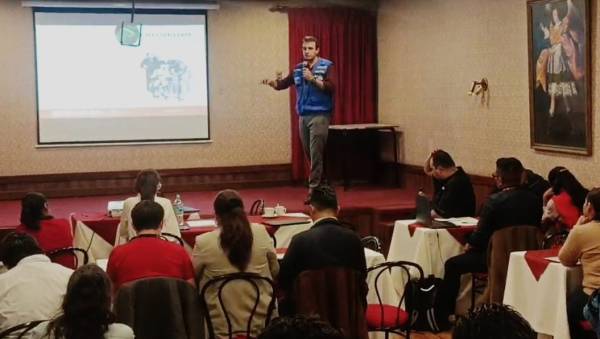 Brasil y Bolivia entrenan a personal de salud en control epidemiológico de foco para eliminar la rabia